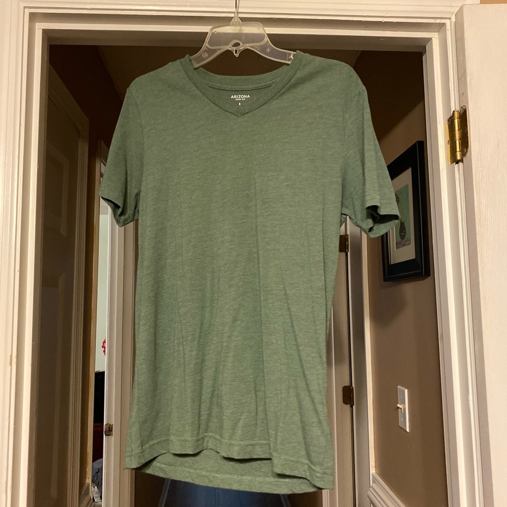 Men’s v neck t